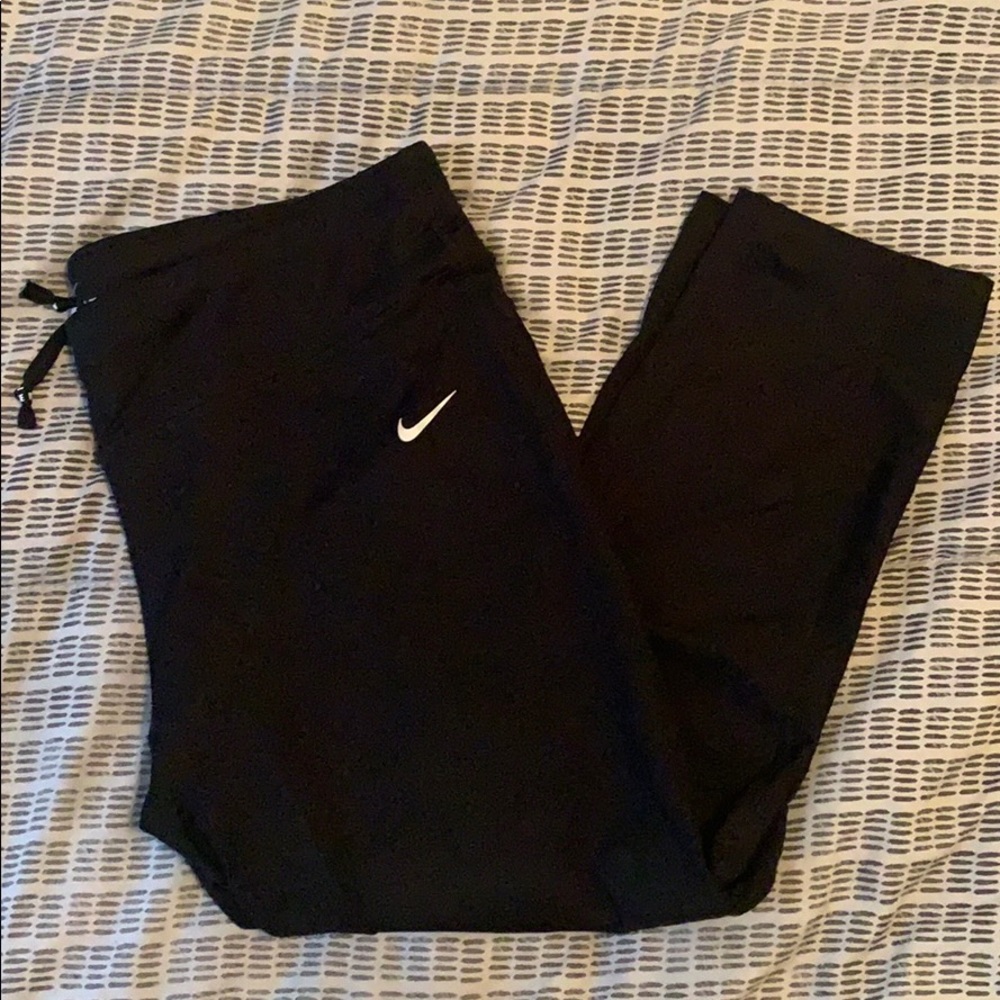 Women’s workout capris.